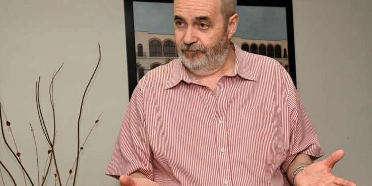 Investigador de España contribuye con estudios científicos a la formación de doctores y estudiantes del CIDOCS