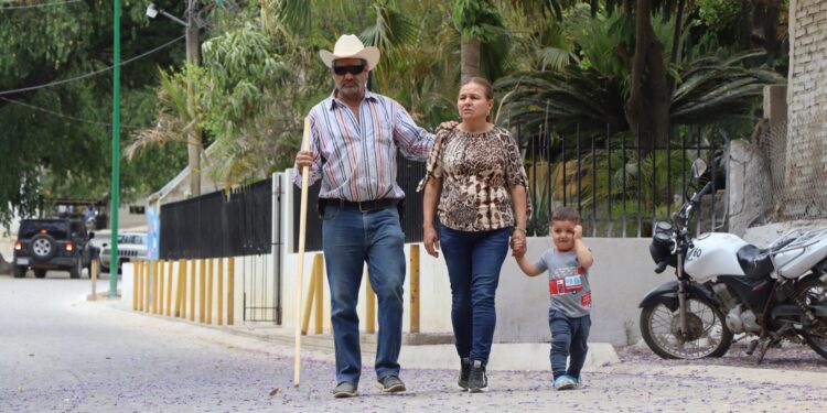 ¡Tameapa ya tiene vialidad pavimentada! Alcalde de Badiraguato entrega obra