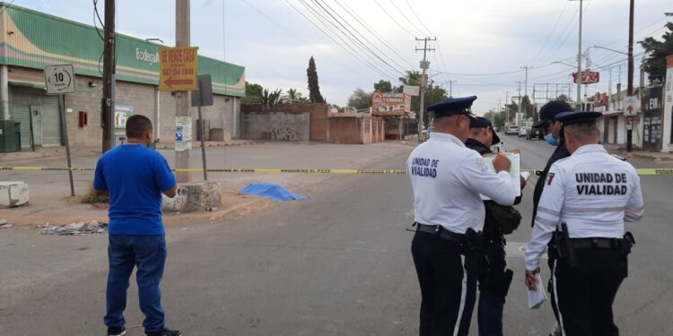 Muere hombre adulto atropellado por un automóvil desconocido