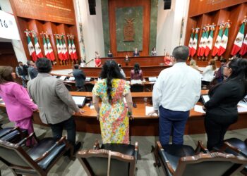 Guardan diputadas y diputados minuto de silencio por aniversario luctuoso de Luis Enrique Ramírez
