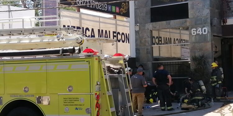 Arde el edificio dónde estaban las oficinas de Inverplux