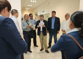 A pesar de suspensión definitiva, la ASE se presenta en Rectoría y niega a abogado de la UAS dar lectura a documento tipo acta