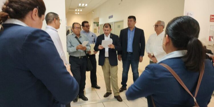 A pesar de suspensión definitiva, la ASE se presenta en Rectoría y niega a abogado de la UAS dar lectura a documento tipo acta