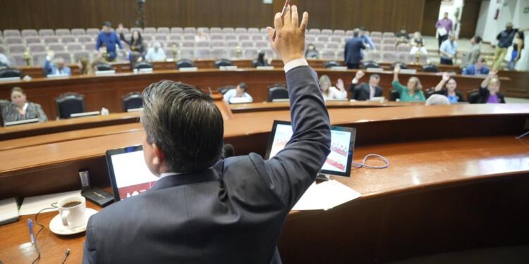 Aprueba Congreso integrar Comisión de la Juventud y el Deporte a Junta Directiva del ISDE