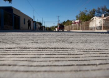 Pavimentación con concreto hidráulico llega al sector Aeropuerto