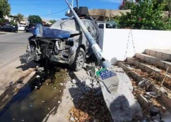 Choca un patrulla blindada en persecución contra automóvil de civiles