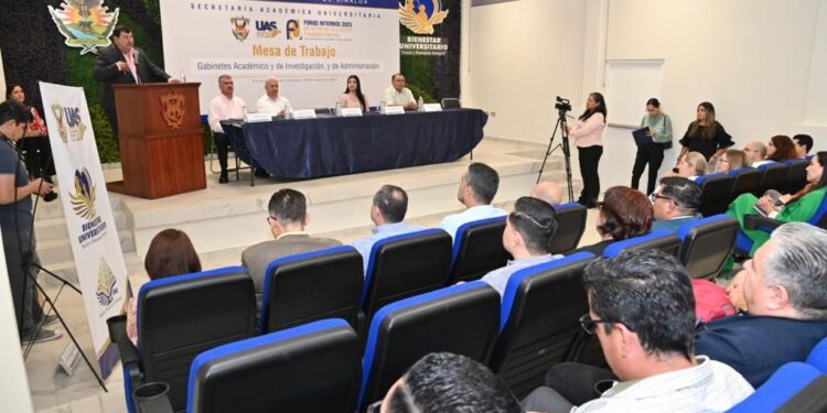 Inician los trabajos del Foro Interno de los Gabinetes Académico y de Investigación, y de Administración