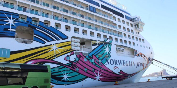 En este año han llegado 72 cruceros turísticos con más de 342 mil personas a bordo: Palacios Domínguez