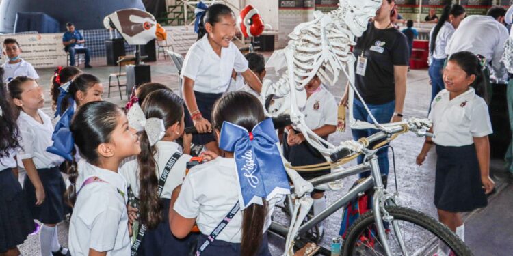 Acerca CONFÍE la ciencia de forma divertida a 65 mil niñas y niños sinaloenses