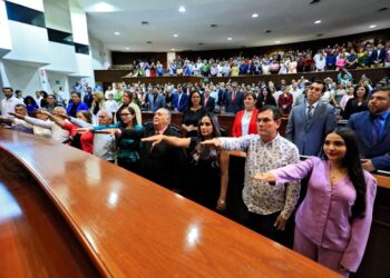 Rinden protesta ante Congreso Comités Fundacionales de Eldorado y Juan José Ríos