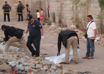 Hallan a un hombre ejecutado a balazos en Alturas del Sur