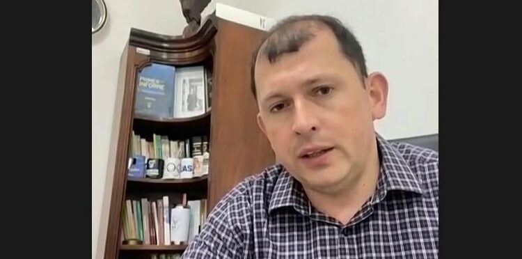 La Fiscalía General del Estado viola los derechos humanos de los universitarios al filtrar información a los medios: abogados 