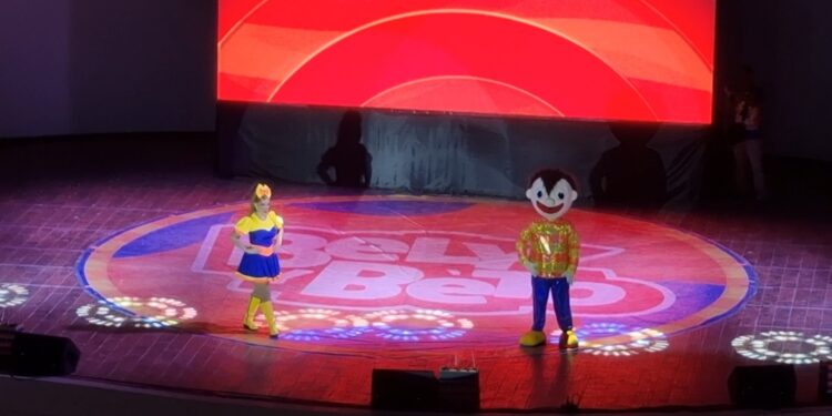 Bely y Beto pone a bailar y cantar a miles de chiquillas y chiquillos en Culiacán