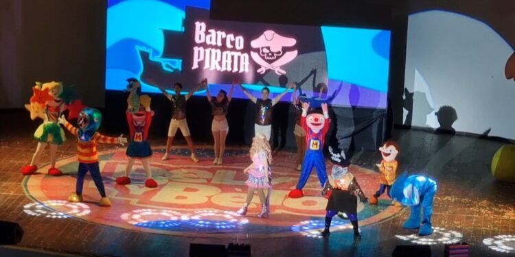 Bely y Beto pone a bailar y cantar a miles de chiquillas y chiquillos en Culiacán