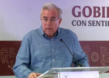 Gobernador se deslinda de colocación de mantas donde se pide salida del PAS de la UAS