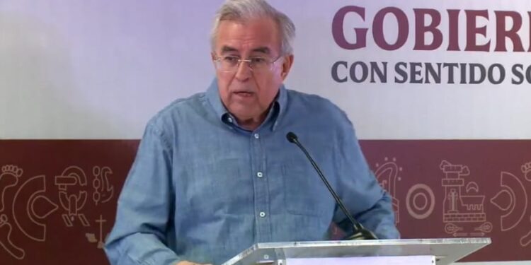 Gobernador se deslinda de colocación de mantas donde se pide salida del PAS de la UAS