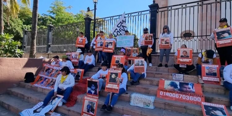“Tenemos nuestro corazón roto, queremos a nuestros hijos de regreso”, gritan con fuerza mujeres rastreadoras en Culiacán este 10 de Mayo