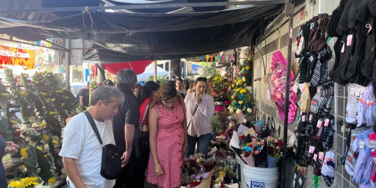 ¿Ya le compraste flores a mamá? Comerciantes de Culiacán aseguran que  registran bajas ventas