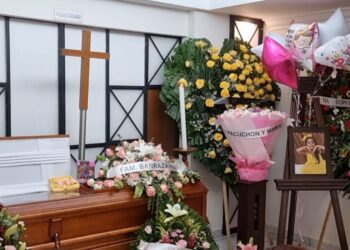 Con globos, flores y muñecas despiden a Elsi Paulett, niña que donó sus órganos tras ahogarse en una alberca