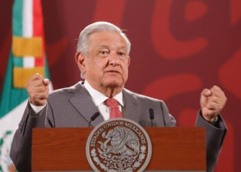 Aprueba INE medidas contra AMLO por referirse a elección del Edomex y programas sociales