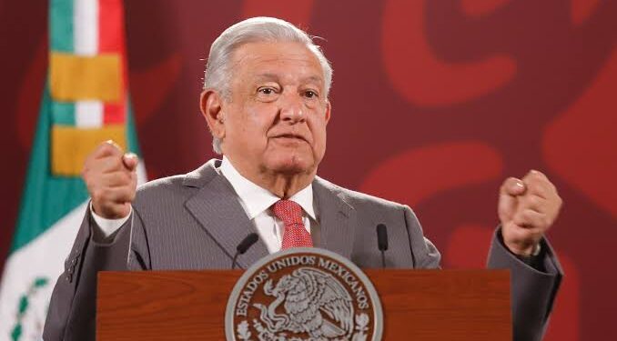 Aprueba INE medidas contra AMLO por referirse a elección del Edomex y programas sociales