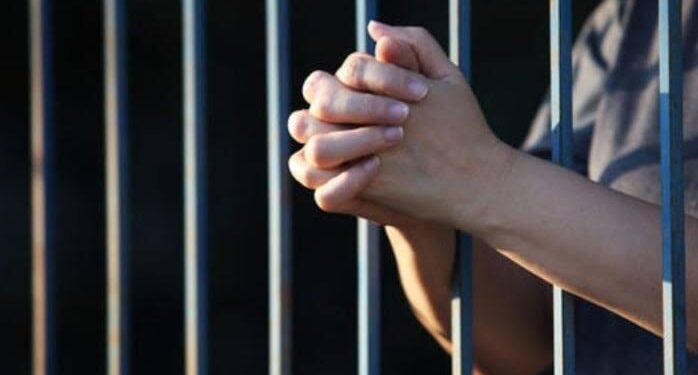 Le dan 8 años 7 meses y 5 días de cárcel a sujeto por robo a comercio