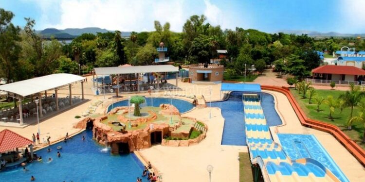 Se ahoga un niño en una alberca de Los Cascabeles; una niña más se halla delicada de salud