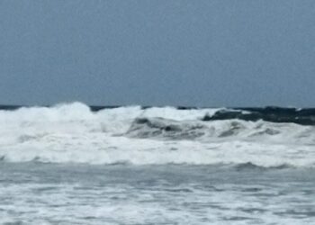 Cierran playas en Mazatlán y Ponce por efectos del huracán “Beatriz”