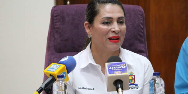 Ex alcaldesa de Sinaloa muere tras caer a canal en Los Mochis