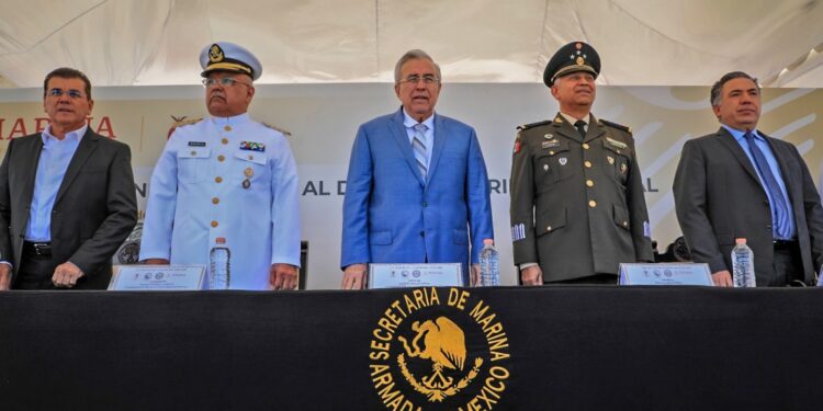 Encabeza Rocha la conmemoración del Día de la Marina