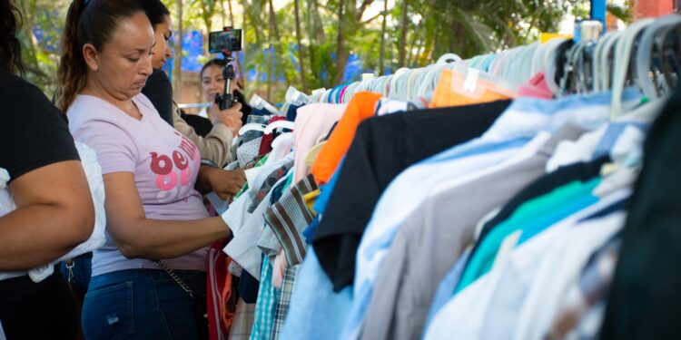 Inauguran Jornada EmpléaT en el polideportivo Juan S. Millán