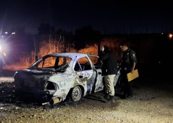 Queman a un hombre con todo y automóvil en el “Piggy Back”