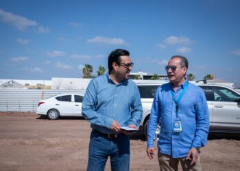 ¡En tiempo récord!, Ayuntamiento entrega licencia de construcción a Walmart