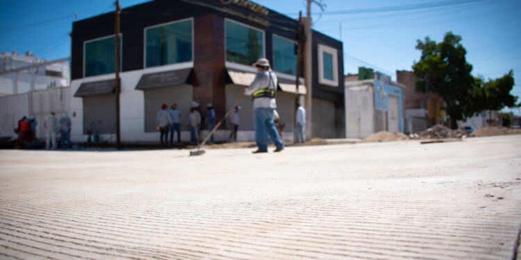 Cruces viales de la avenida Nicolás Bravo con Colón y Escobedo registran avances del 95%