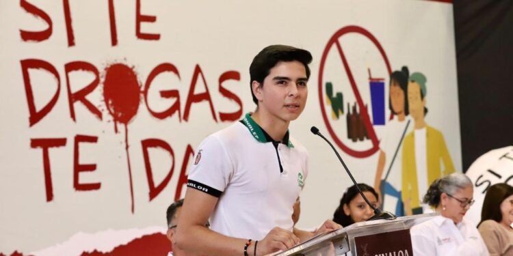 Los jóvenes deben usar su pensamiento crítico y libertad de decisión para decir no a las drogas: Rocha Moya