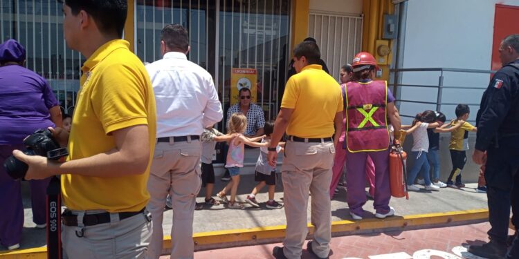 Mecánico soldaba un tanque de gasolina y explotó en la Miguel Alemán
