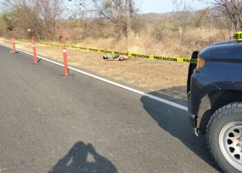 Hallan a un hombre desconocido ejecutado a balazos en la carretera Pericos-Badiraguato