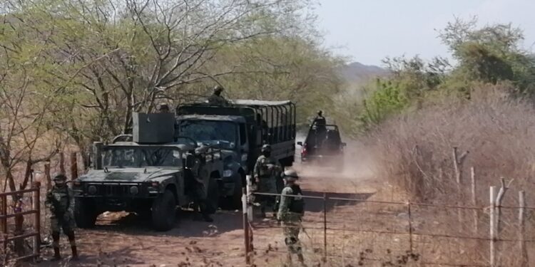 Se enfrentan a balazos militares y miembros del crimen organizado en San Lorenzo