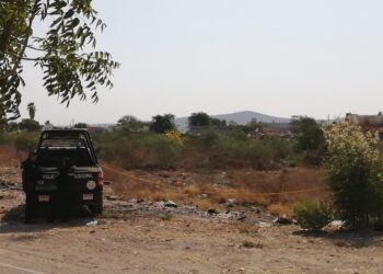 Hallan a un hombre asesinado a un costado de Prados del Sur