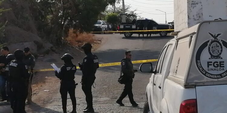 Ejecutan a un hombre con disparos de 3 armas de fuego de distintos calibres en Juntas del Humaya