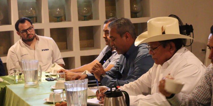 Logran acuerdos SAYG y acopladores de Guasave para avanzar en el programa de comercialización del maíz