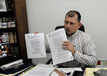 Gobernador incumplió orden del juez de parar campaña de difamación contra las autoridades universitarias; interponen recurso en su contra