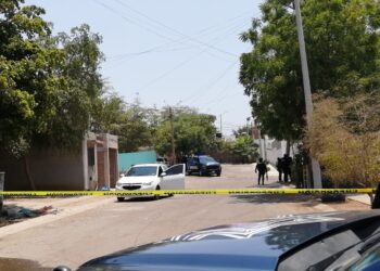 Bajan a joven de un automóvil de alquiler y lo ejecutan a balazos en Colinas del Bosque