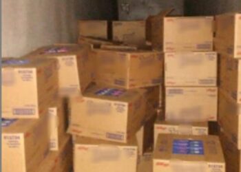 Aseguran agentes municipales caja de trailer robada con 30% de cajas de cereal
