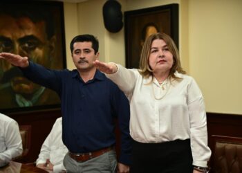 El Rector Jesús Madueña Molina toma protesta a dos nuevos funcionarios de la Administración Central de la UAS