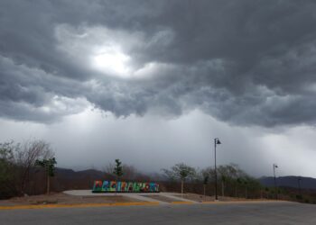 Llueve en el municipio de Badiraguato está tarde de viernes