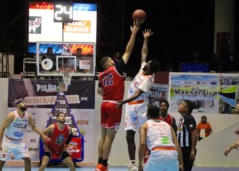 Tebacas de Badiraguato arrancan con el pie derecho, derrotan a Pelícanos de los Cabos