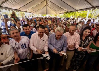 Rocha inaugura y pone en marcha obras por 167 mdp en Ahome