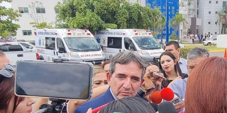 “Nosotros somos una familia limpia, que hemos trabajado”: Cuén al asegurar que es víctima de persecución política