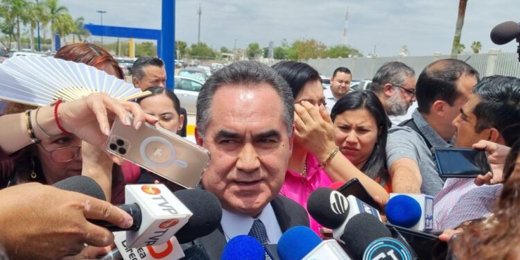 “Yo invito a las autoridades, si ellos decidieron no venir es asunto de ellos”: Rector sobre ausencia del gobernador y diputados en informe